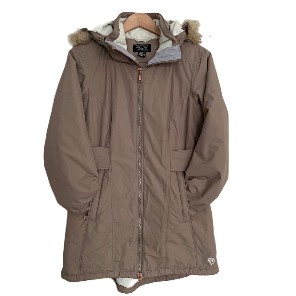 Mountain Hardwear Tan Ski Jacket with Insulated Design